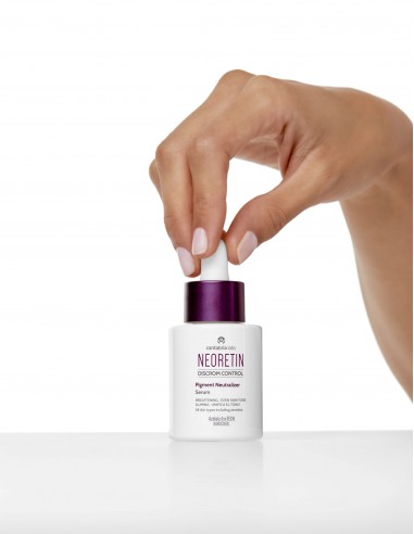 Neoretin Discrom Control Pigment Neutralizer...